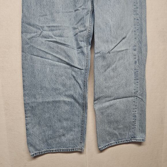 Abercrombie & Fitch The Ultra Loose Low Rise Jeans Light Wash - Picture 3 of 9